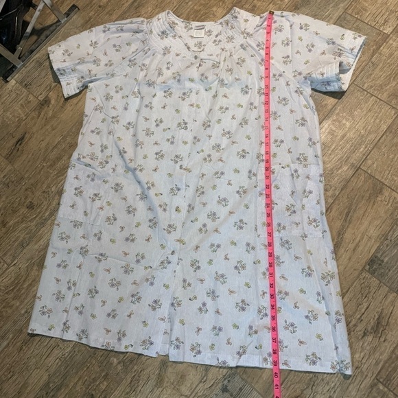 Women’s Honors Intimates size 3x white w floral pattern button down night gown - Picture 6 of 6